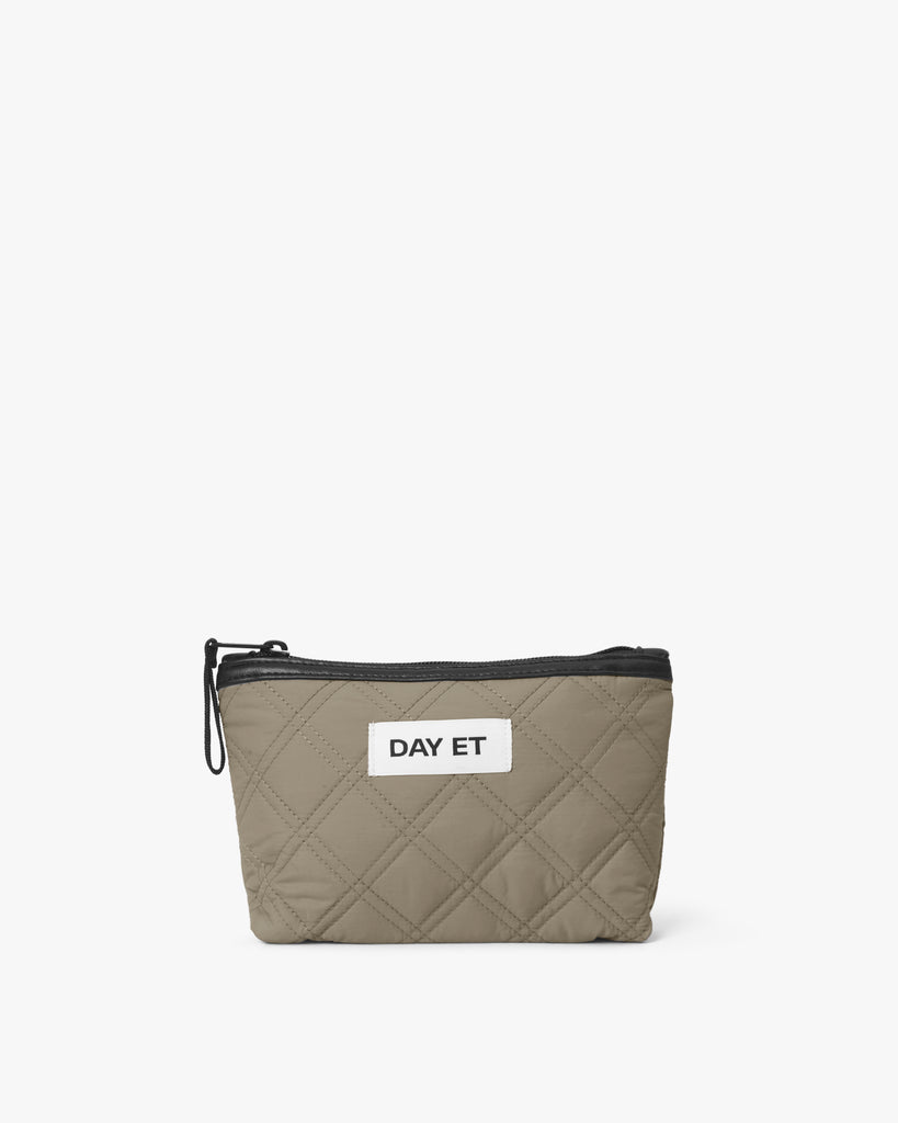 Day RE-Q Fenced Mini