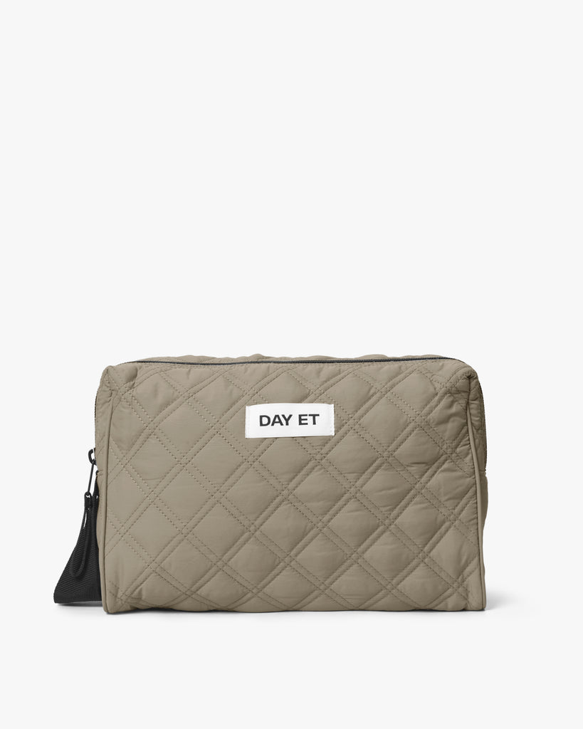 Day RE-Q Fenced Washbag L