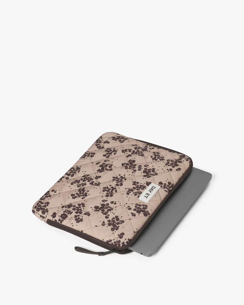 Day Gweneth RE-Q Buca Folder13